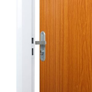 Porta Açomad 2,15×0,65cm com caixonete/fechadura/dobradiça. Fornecedor: MGM Portas.